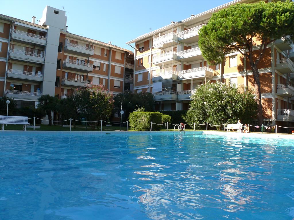 Residence Gardenia Lignano Sabbiadoro Eksteriør billede