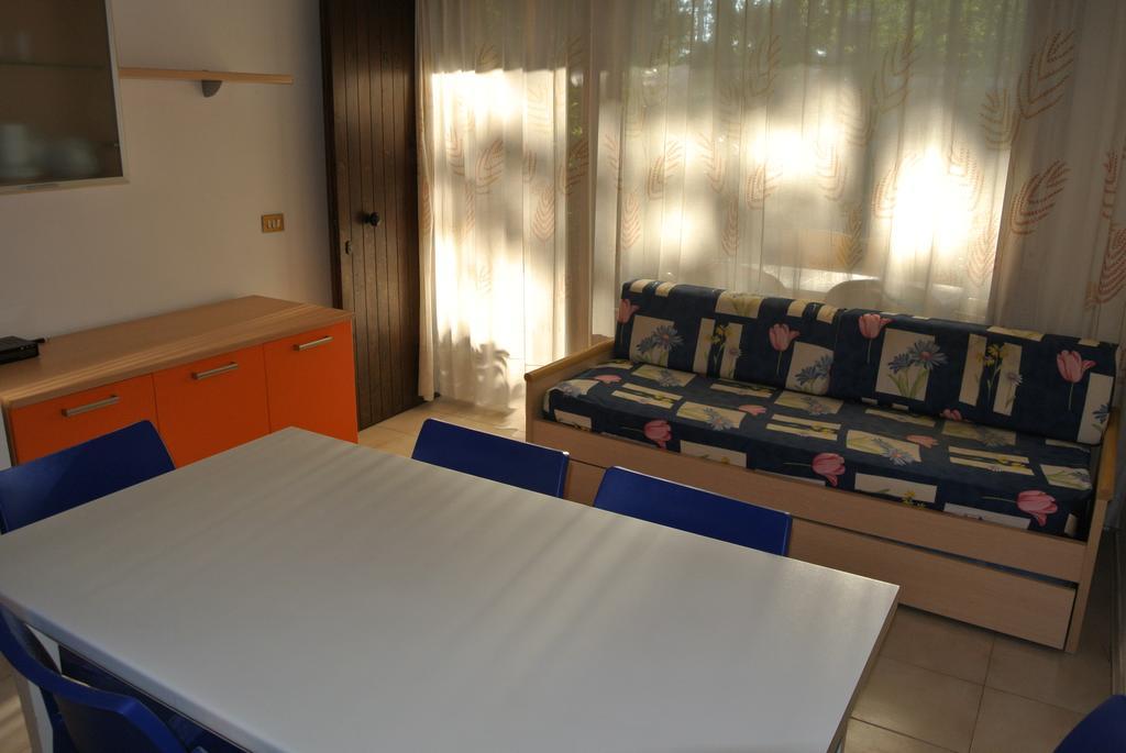 Residence Gardenia Lignano Sabbiadoro Eksteriør billede