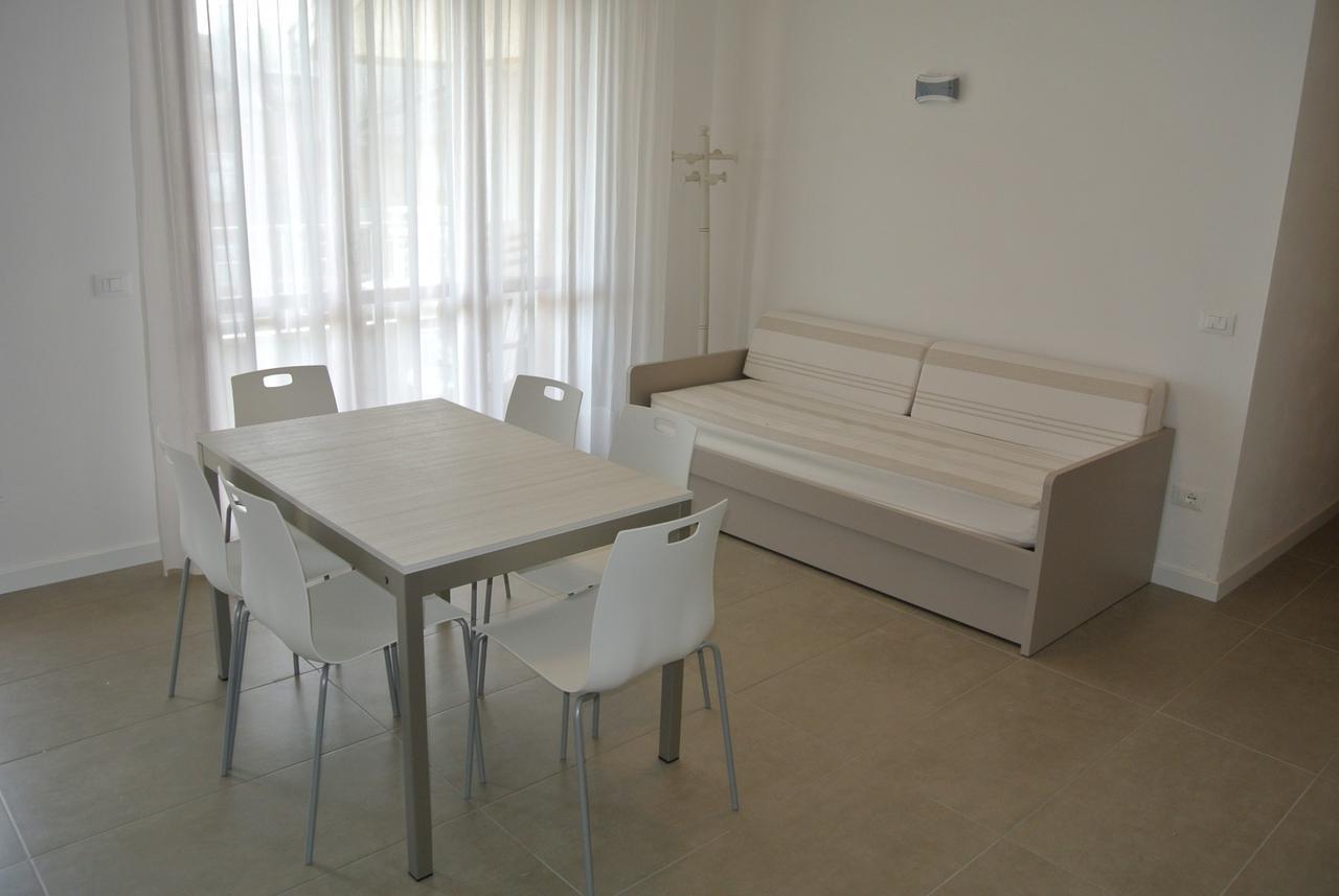 Residence Gardenia Lignano Sabbiadoro Eksteriør billede
