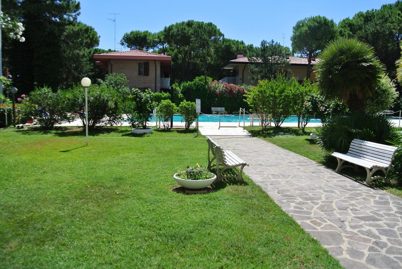 Residence Gardenia Lignano Sabbiadoro Eksteriør billede