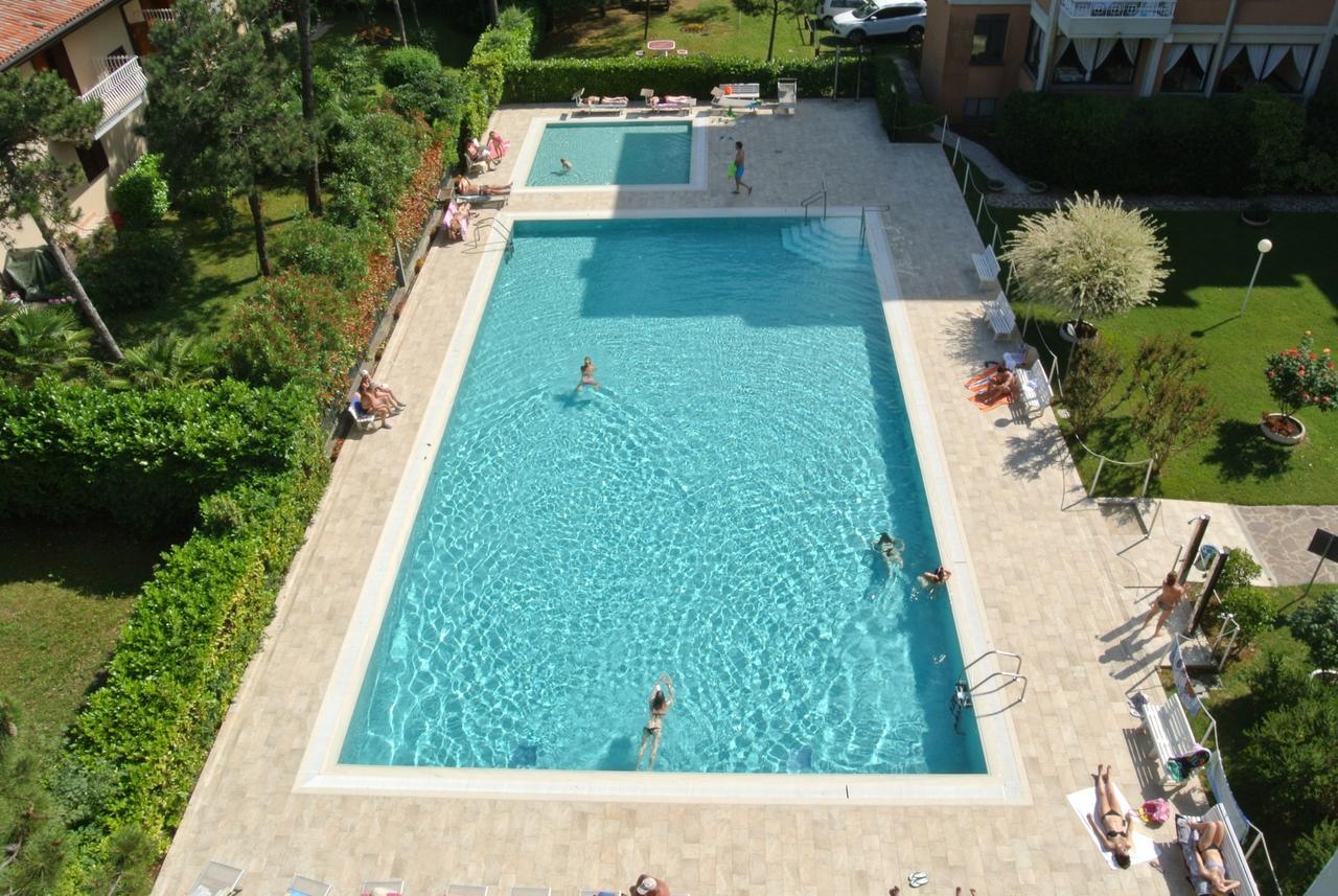 Residence Gardenia Lignano Sabbiadoro Eksteriør billede